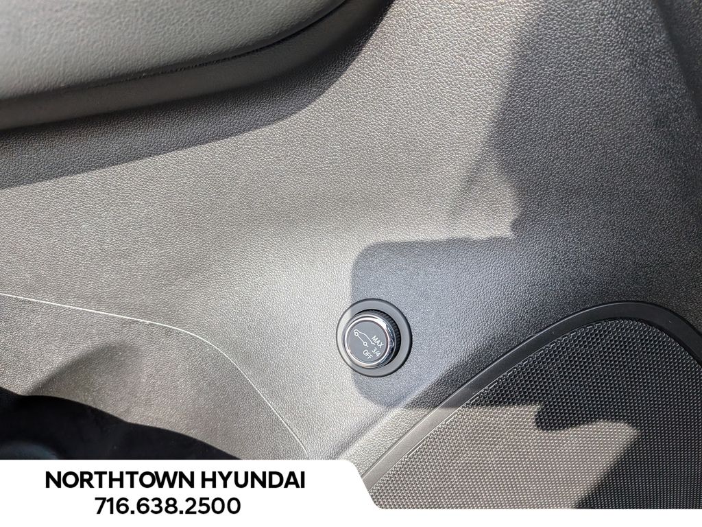 2023 Buick Envision Essence - Photo 30
