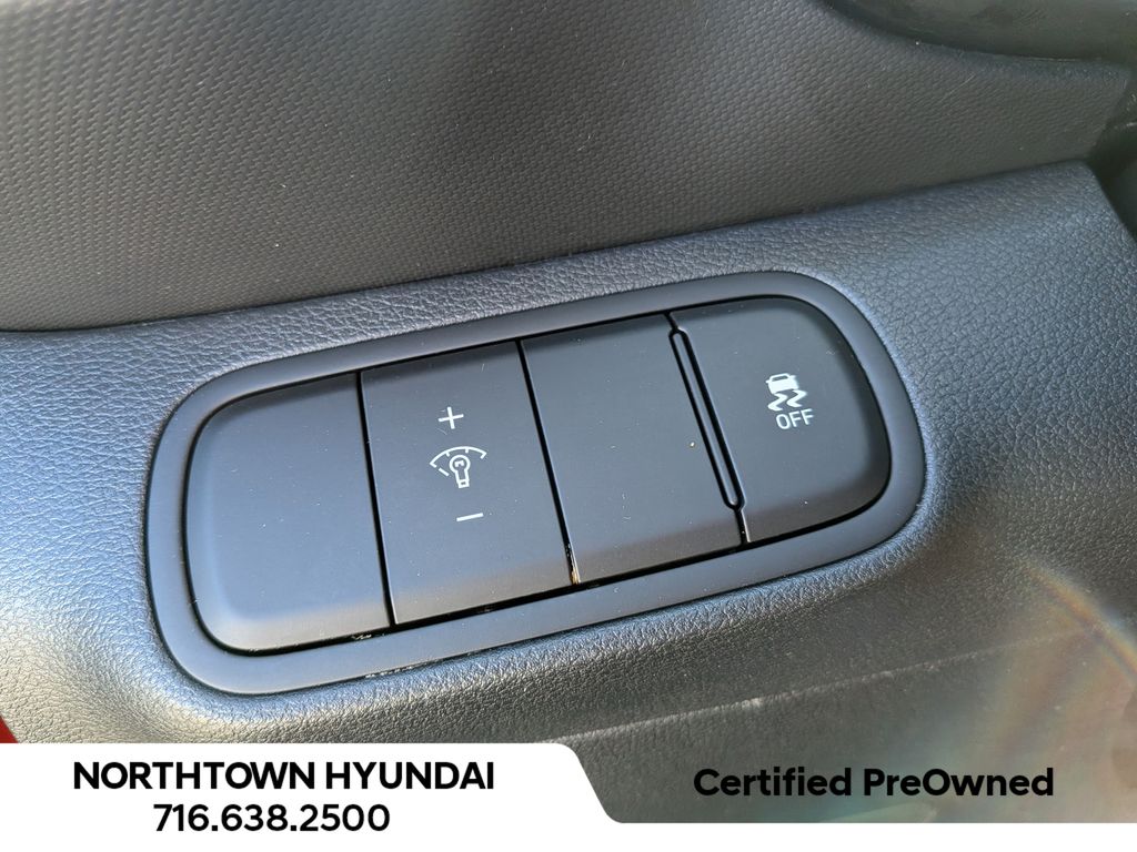 2023 Hyundai Venue Limited - Photo 30