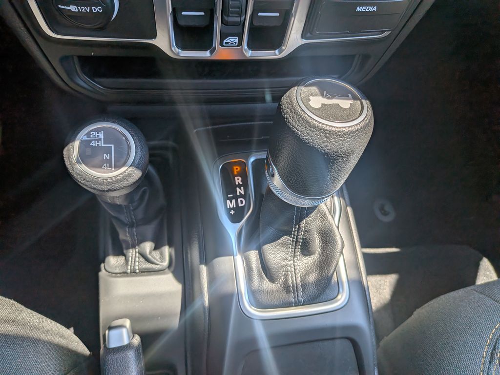 2026 Jeep Wrangler 4-Door Sahara - Photo 15