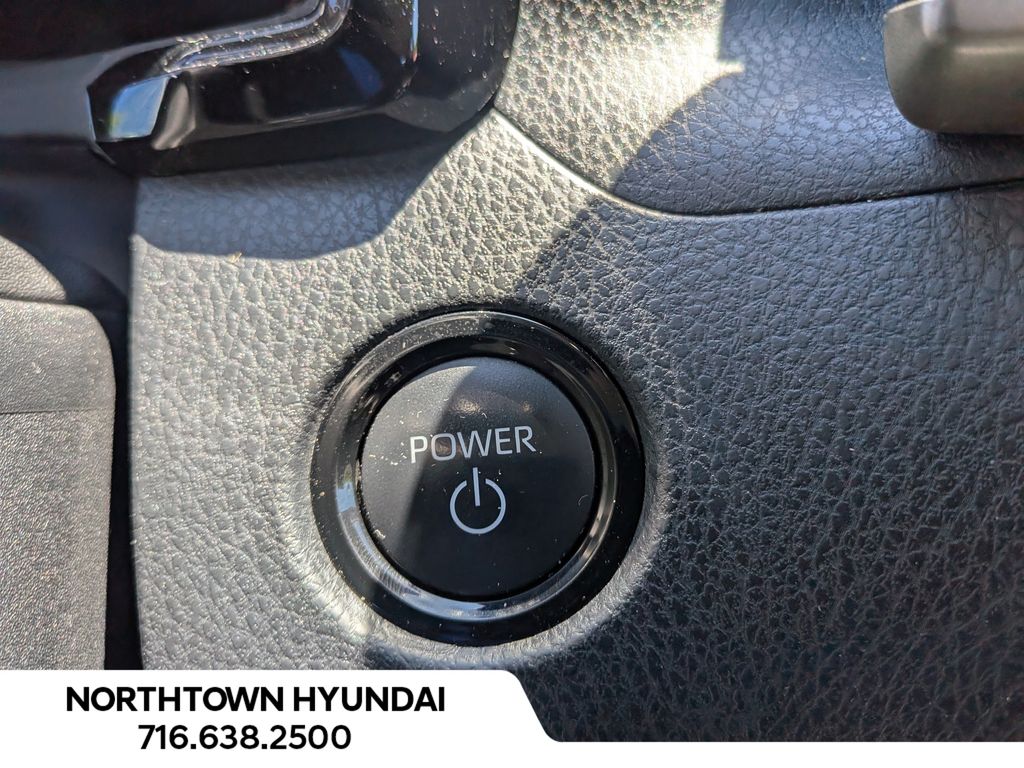2025 Toyota Camry LE - Photo 17