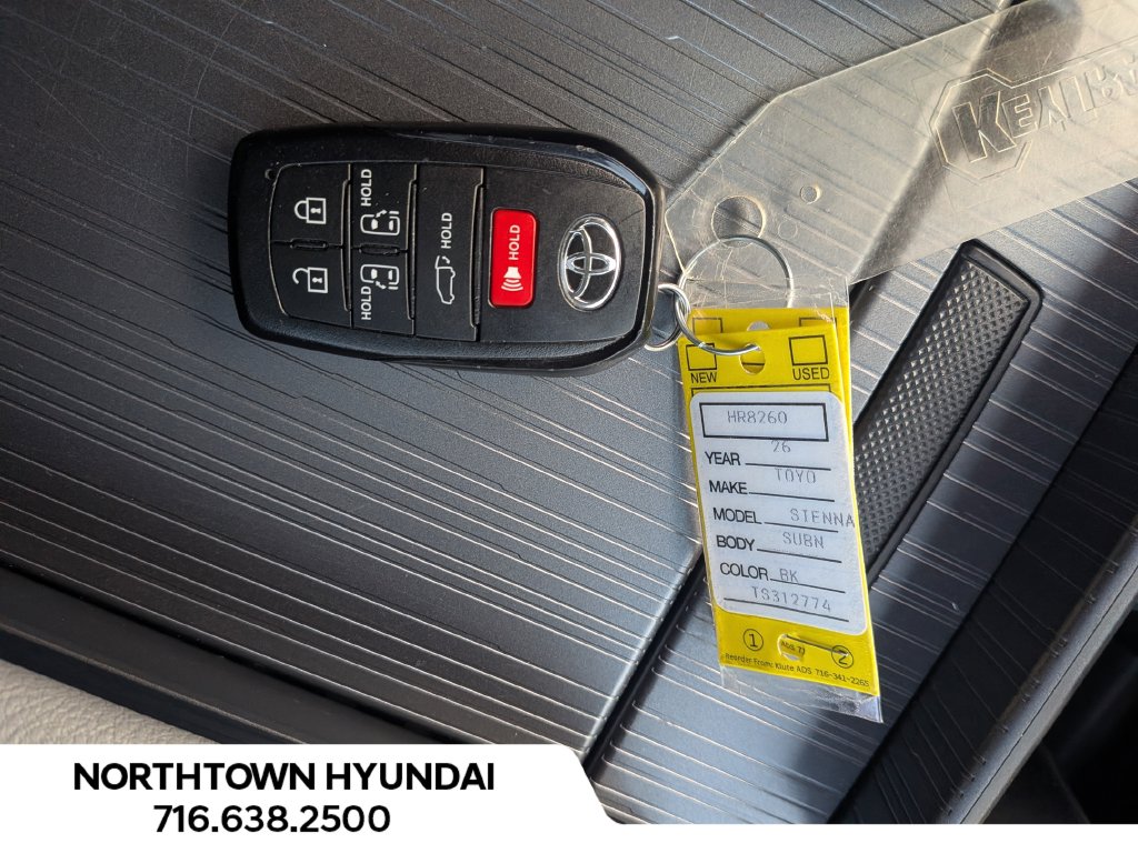 2026 Toyota Sienna XLE - Photo 19