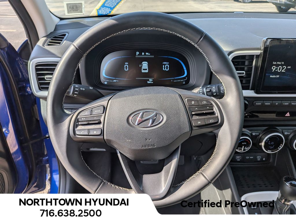 2025 Hyundai Venue Limited - Photo 8