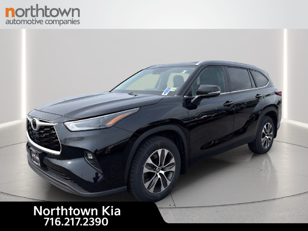 Used 2023 Toyota Highlander XLE SUV