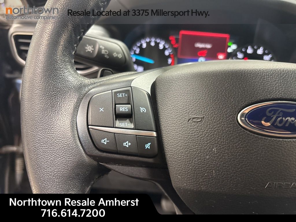 2020 Ford Explorer XLT photo 3