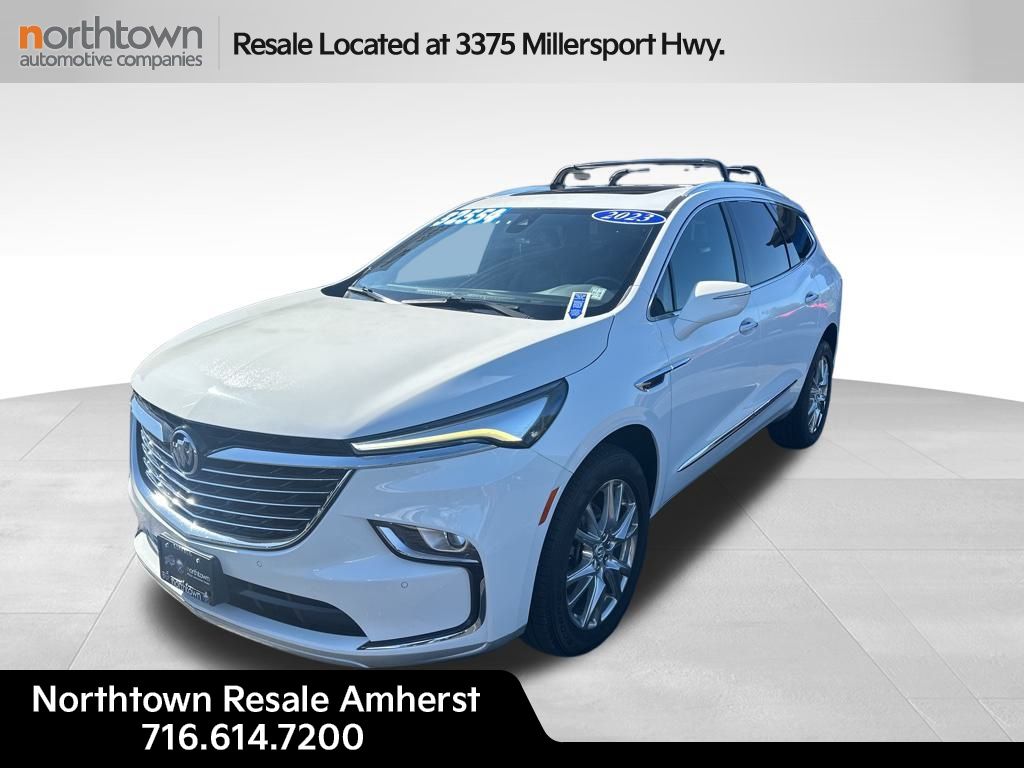 2023 Buick Enclave Essence photo 2