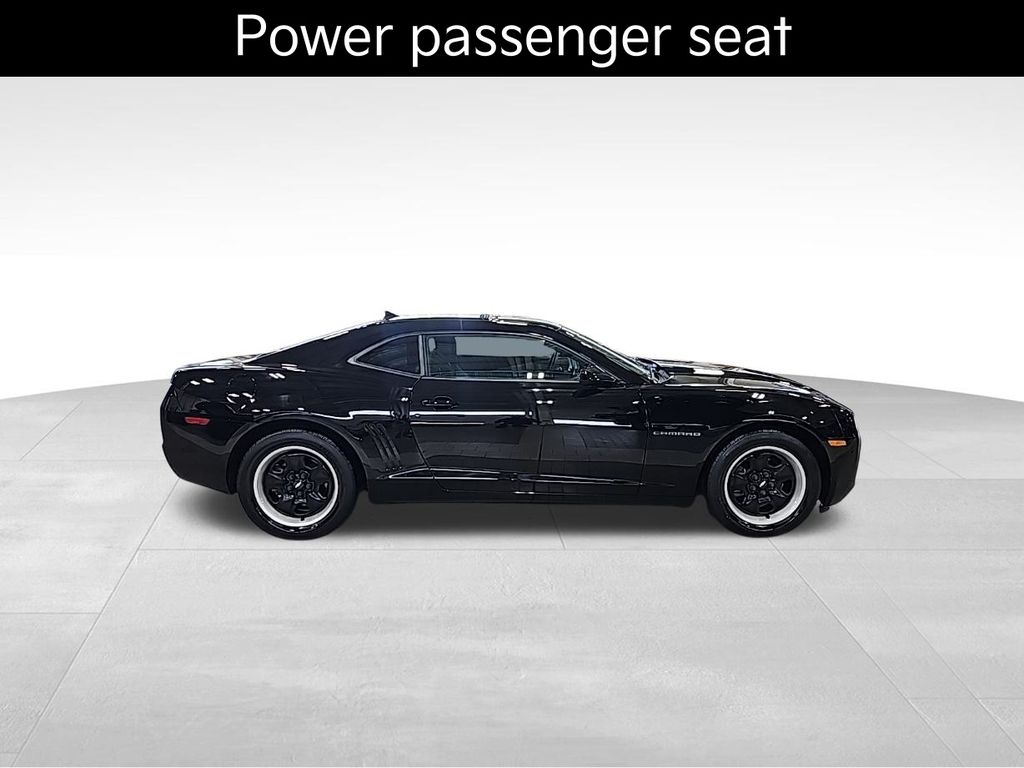 2011 Chevrolet Camaro LS photo 2