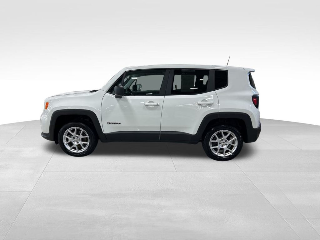 2023 Jeep Renegade Latitude photo 3