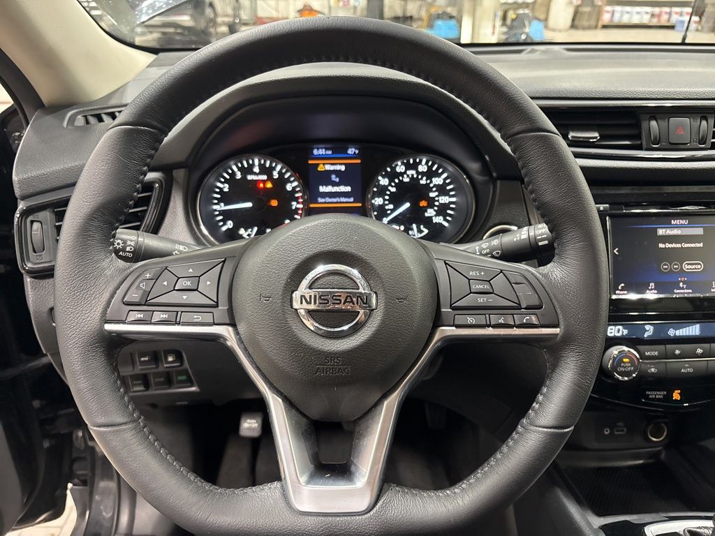 2018 Nissan Rogue SV photo 3