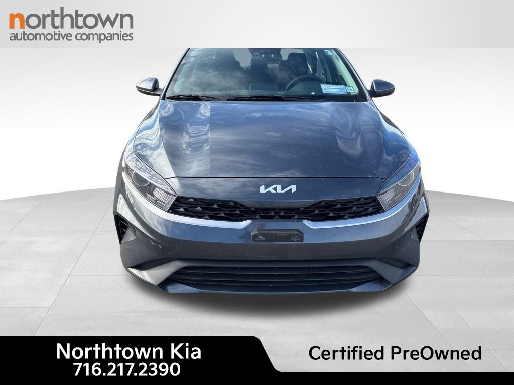 2023 Kia Forte LXS photo 2
