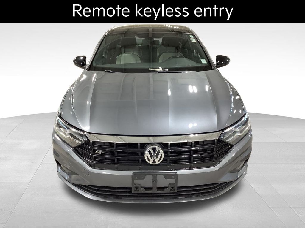 2019 Volkswagen Jetta R-Line photo 2