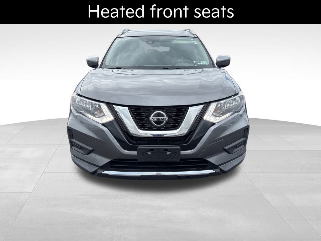 2019 Nissan Rogue SV photo 2