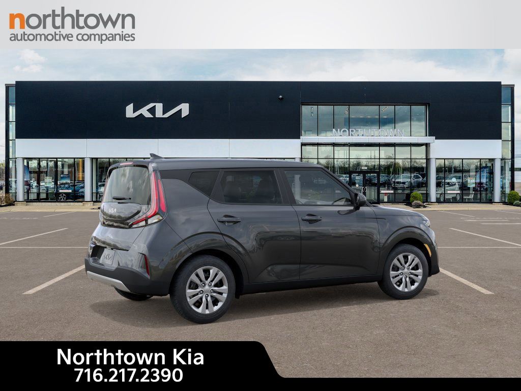 2025 Kia Soul LX photo 2