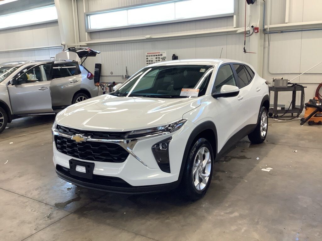 Used 2024 Chevrolet Trax LS SUV