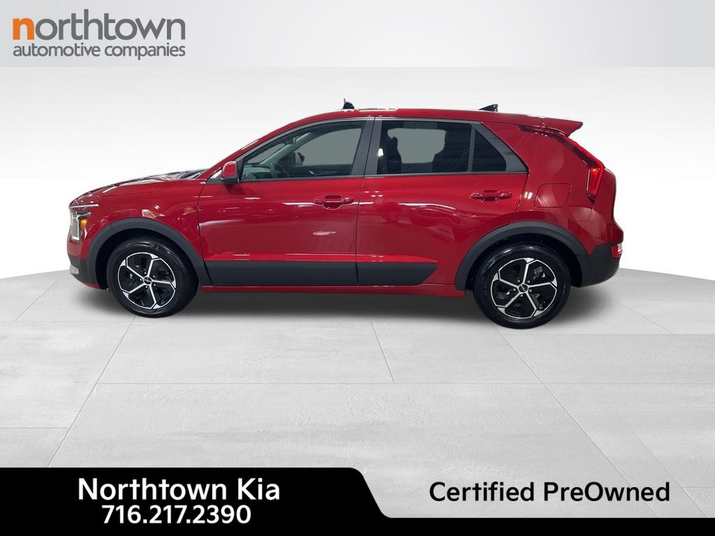 2024 Kia Niro LX photo 2