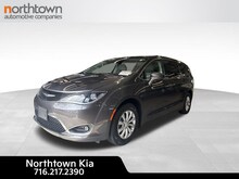 2018 Chrysler Pacifica Touring Plus Van