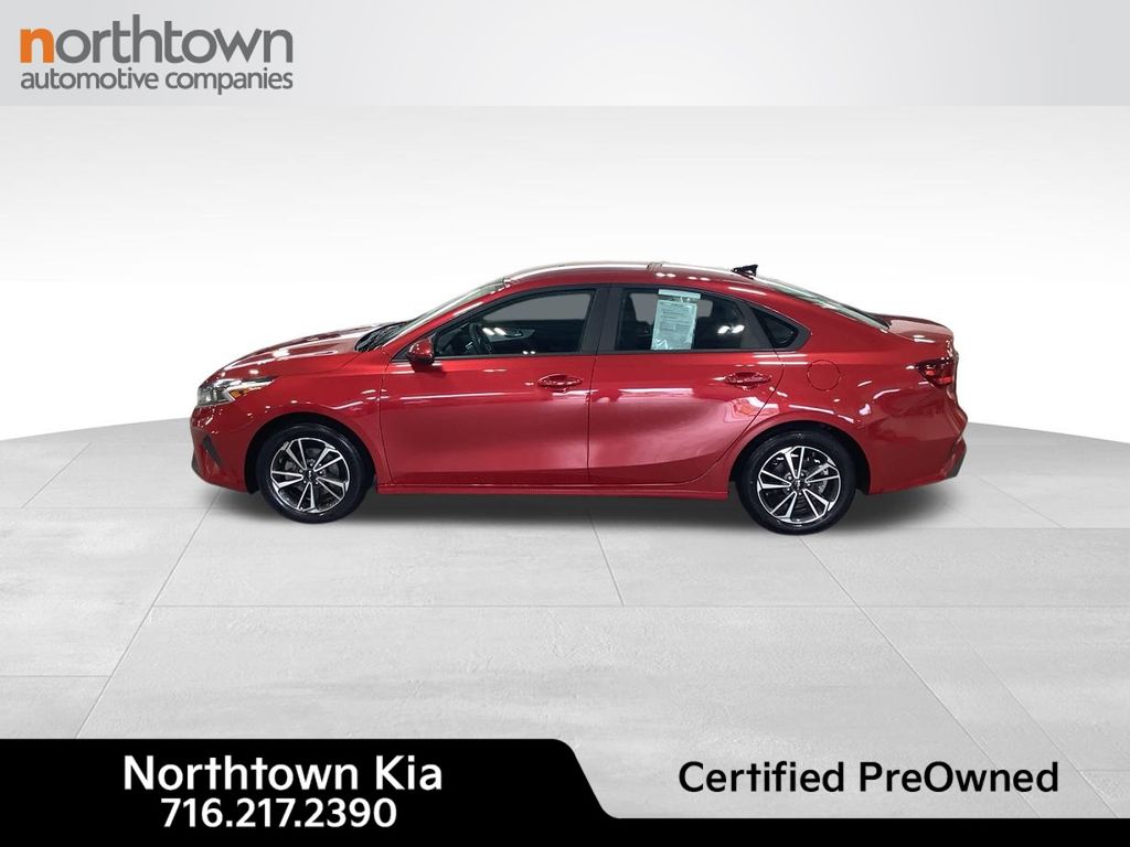 2023 Kia Forte LXS photo 2
