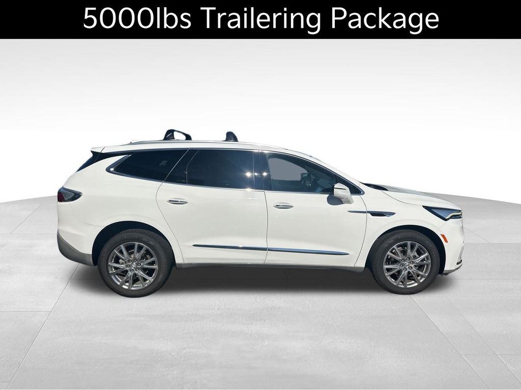 2023 Buick Enclave Essence photo 2
