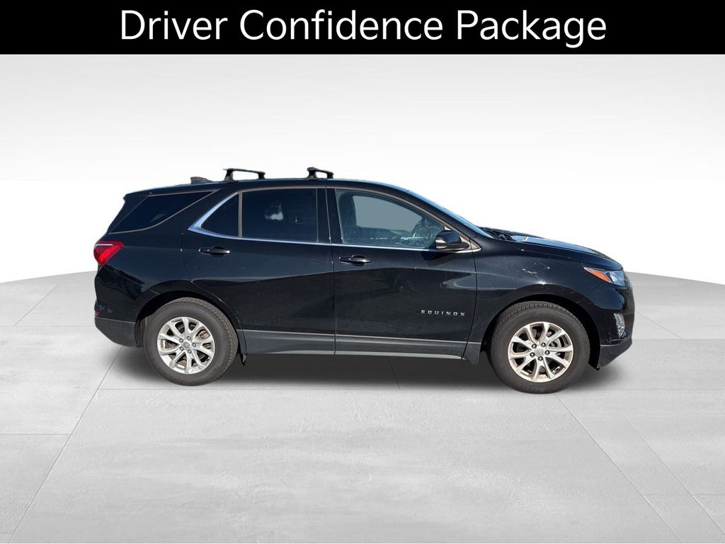 2019 Chevrolet Equinox LT photo 2