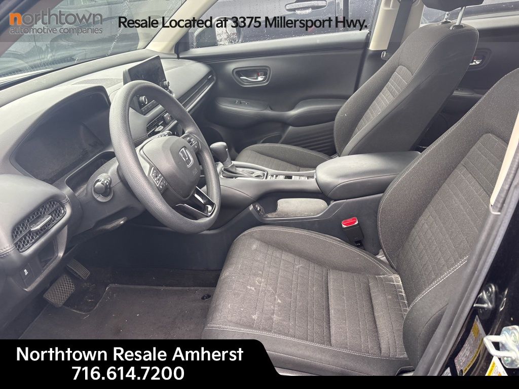 2023 Honda HR-V LX photo 2