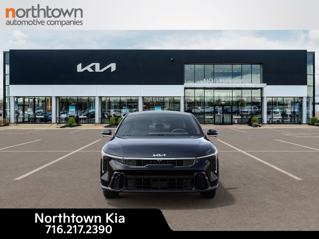 2025 Kia K4 GT-Line Turbo photo 2