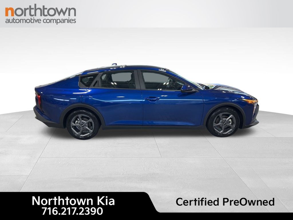 2025 Kia K4 LXS photo 2