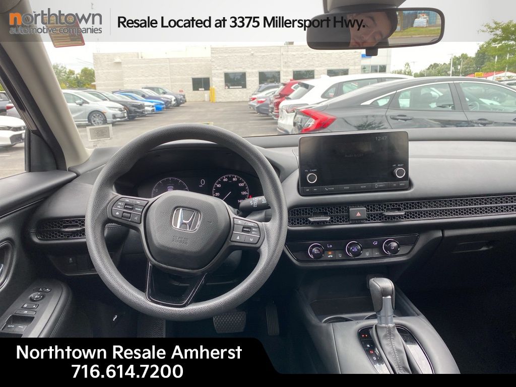 2023 Honda HR-V LX photo 3