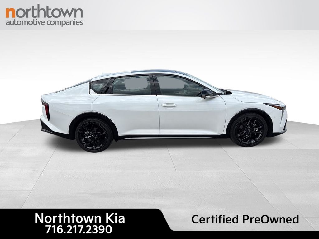 2025 Kia K4 GT-Line Turbo photo 2