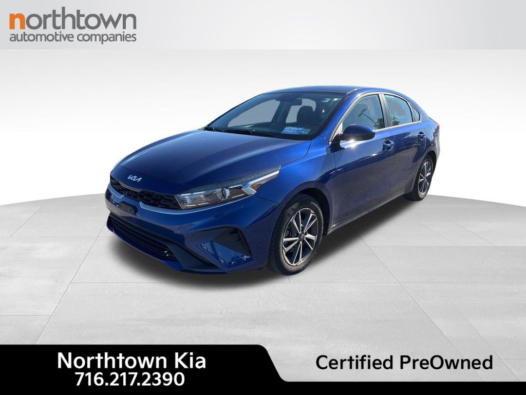 2023 Kia Forte LXS photo 3
