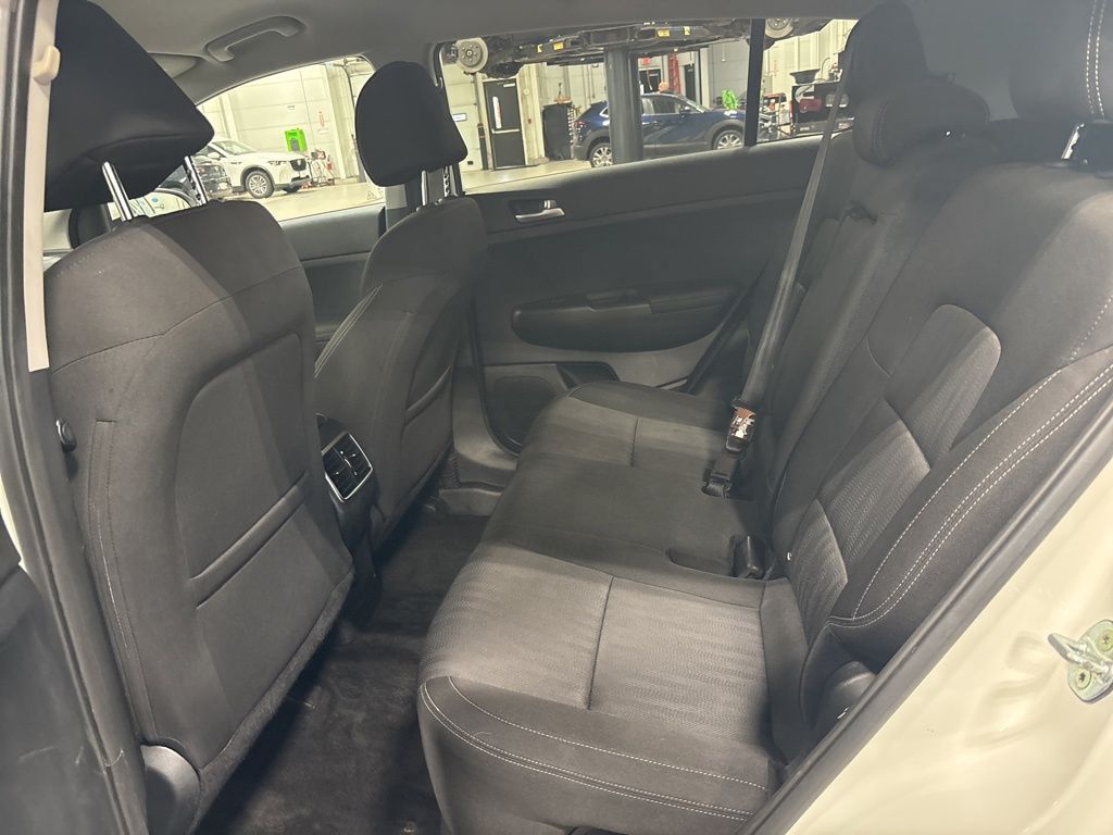 2020 Kia Sportage LX photo 2