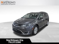 2018 Chrysler Pacifica Touring L Van
