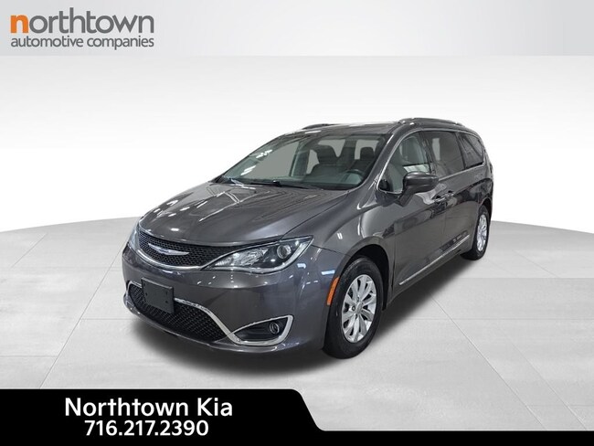 2018 Chrysler Pacifica Touring L Van