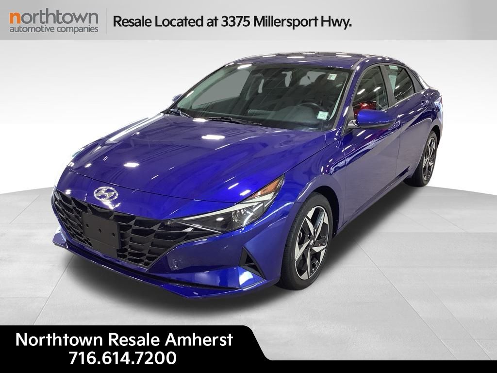2023 Hyundai Elantra SEL photo 3