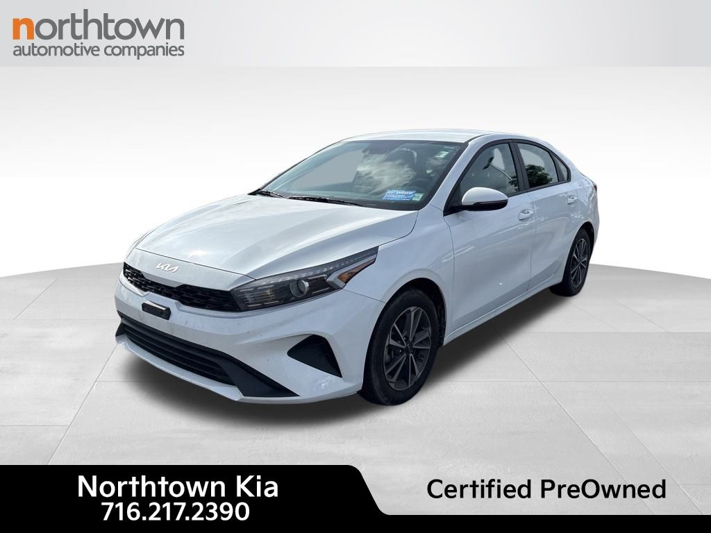 2023 Kia Forte LXS photo 3