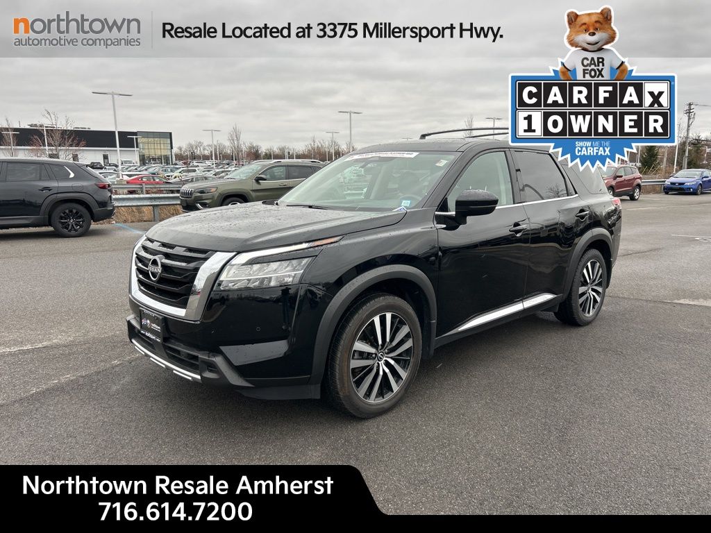 2023 Nissan Pathfinder Platinum photo 3