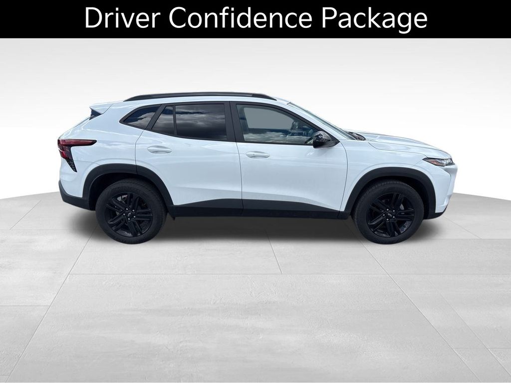 2024 Chevrolet Trax ACTIV photo 2