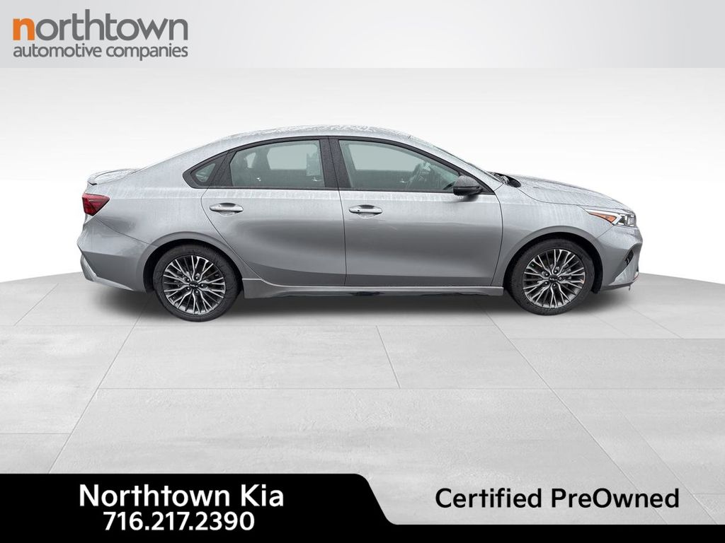 2024 Kia Forte GT-Line photo 2