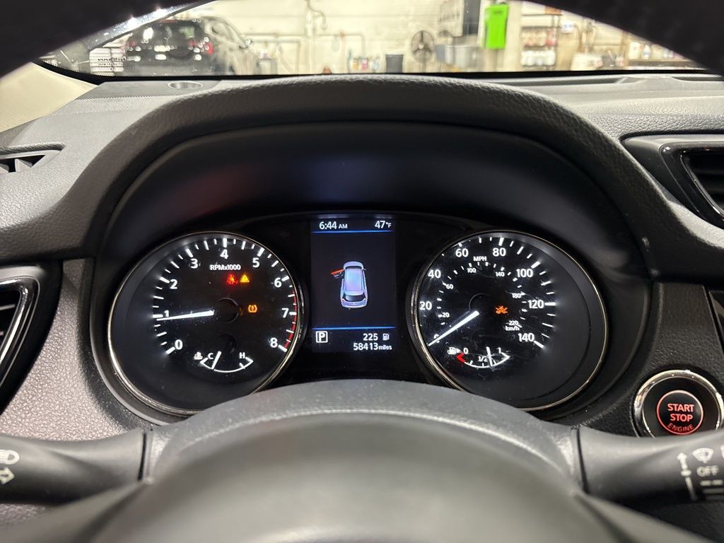 2018 Nissan Rogue SV photo 4