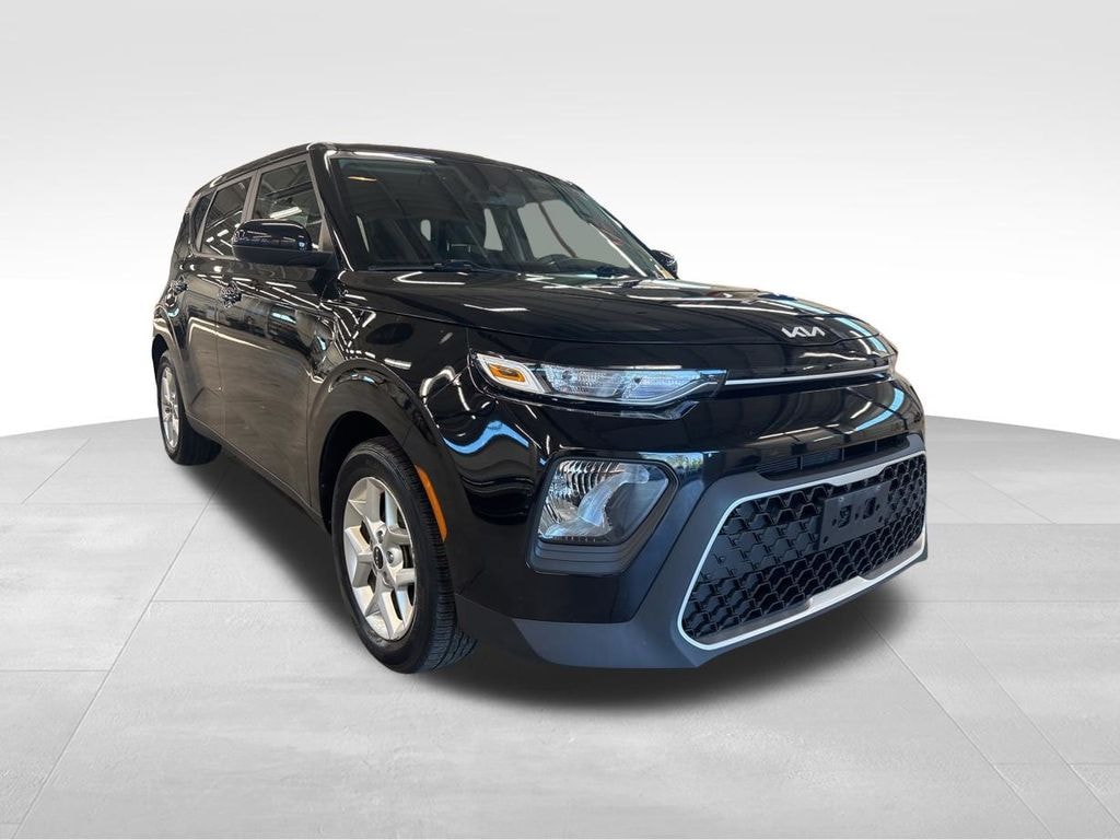 Certified 2022 Kia Soul LX Hatchback