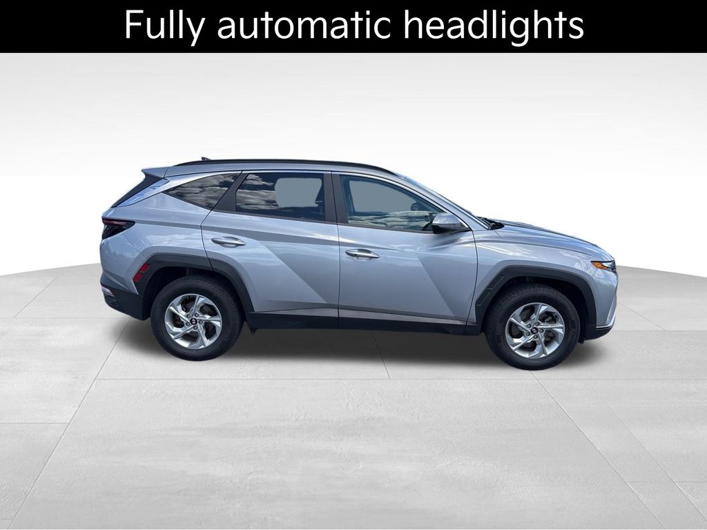 2022 Hyundai Tucson SEL photo 2
