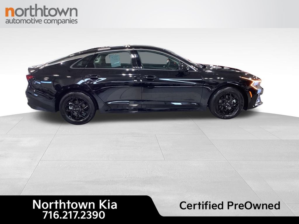 2025 Kia K5 LXS photo 2