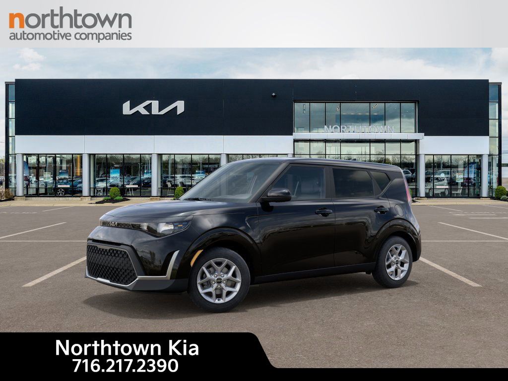 2025 Kia Soul LX photo 2