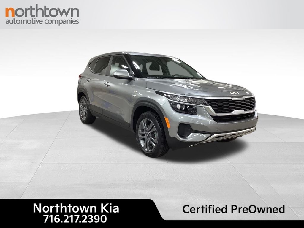 2023 Kia Seltos LX's photo