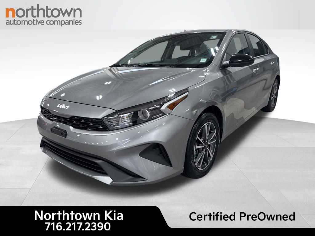 2023 Kia Forte LXS photo 3
