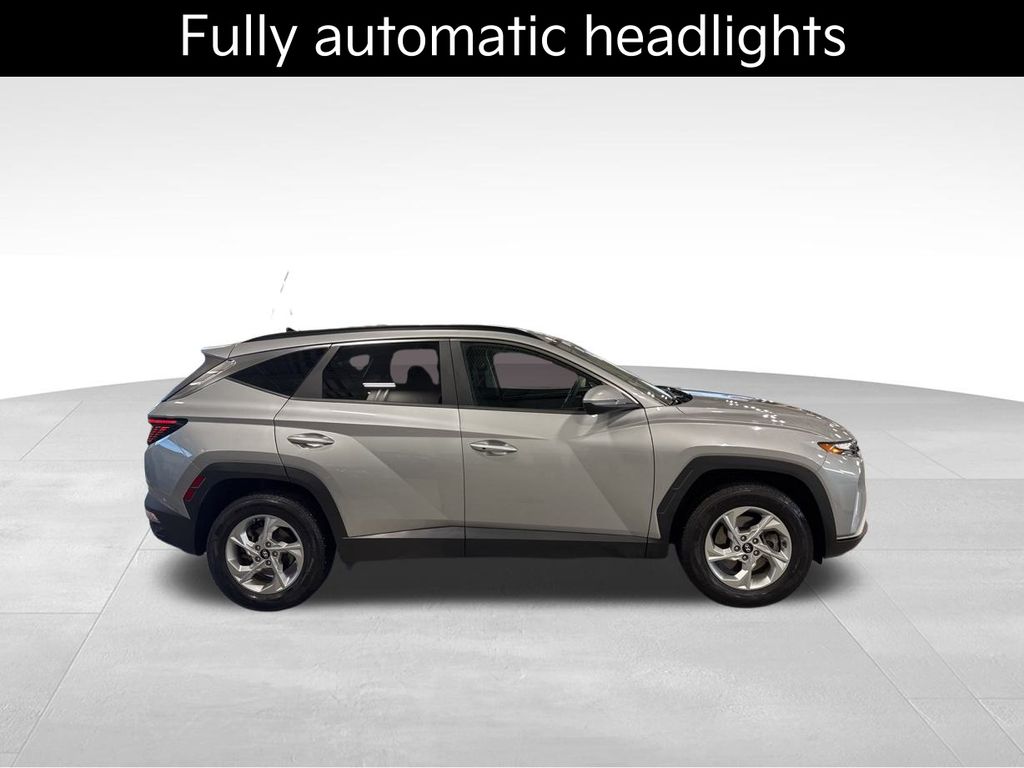 2022 Hyundai Tucson SEL photo 2