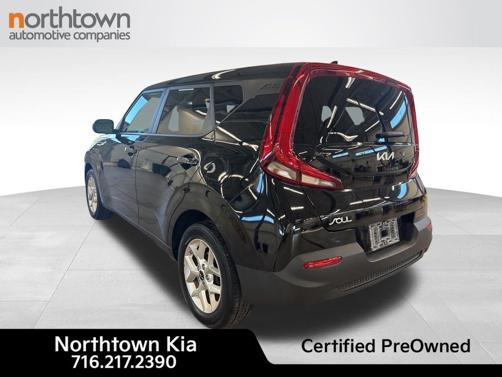 2022 Kia Soul 2.0L LX IVT's photo