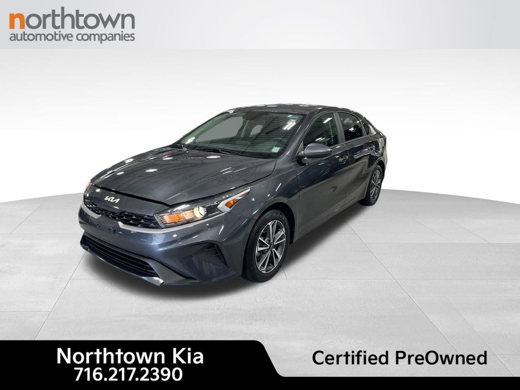 2023 Kia Forte LXS photo 3