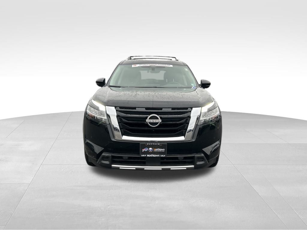 2023 Nissan Pathfinder Platinum photo 4