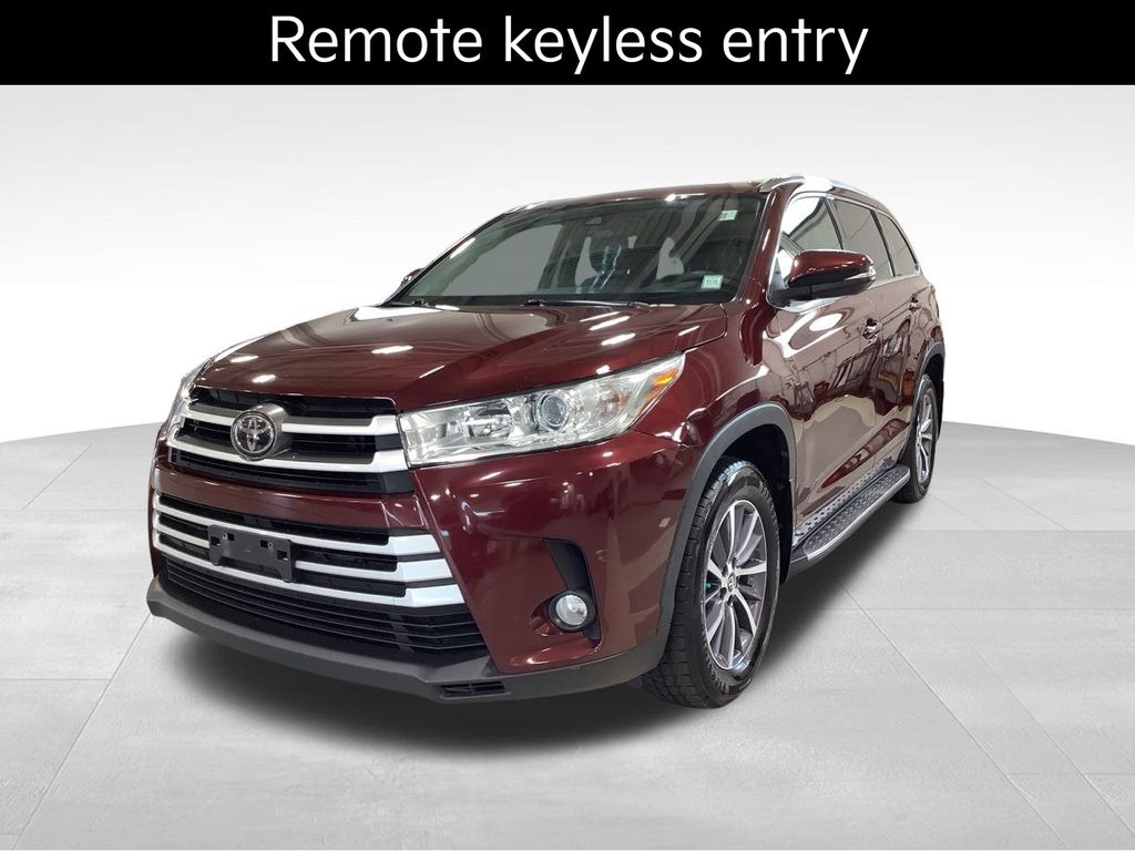 2017 Toyota Highlander XLE photo 3