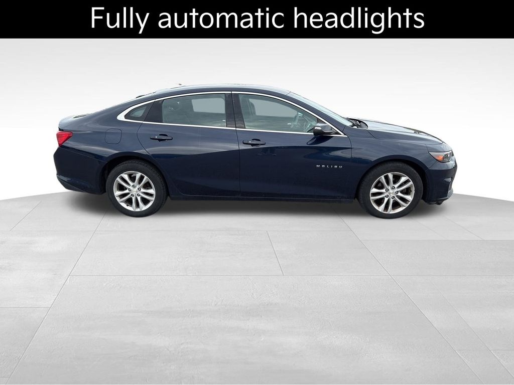 2018 Chevrolet Malibu 1LT photo 2