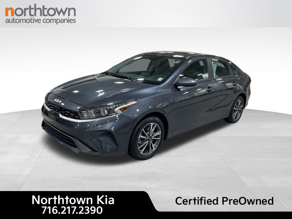 2023 Kia Forte LXS photo 3